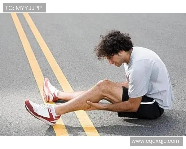 聚焦足球巨星膝盖伤痛与恢复过程如何影响职业生涯的持续性与竞技水平