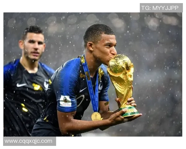 全球最受关注的几位足球明星盘点 热门球员的风采与成就